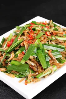 R01135韭菜炒河虾