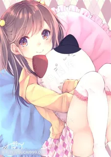 日本抱玩偶的可爱女生动漫图片