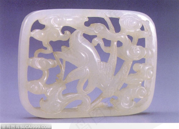 传统工艺品-镂空雕刻仙鹤玉器