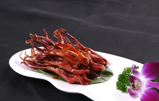 传统美食卤鸭舌