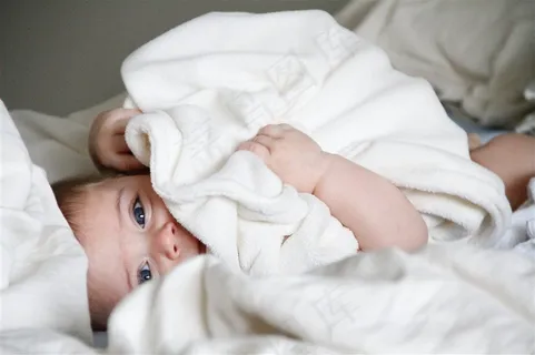 纯洁无暇的婴儿宝宝图片