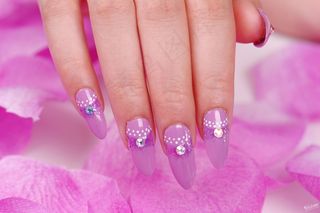 波点钻石美甲图片