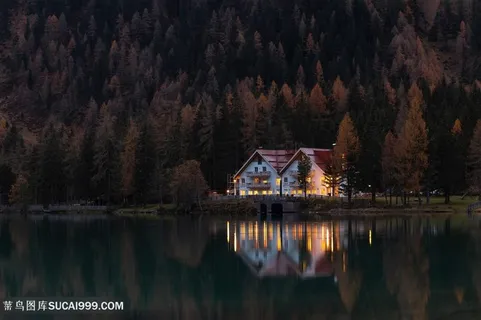 深山里的木屋别墅图片