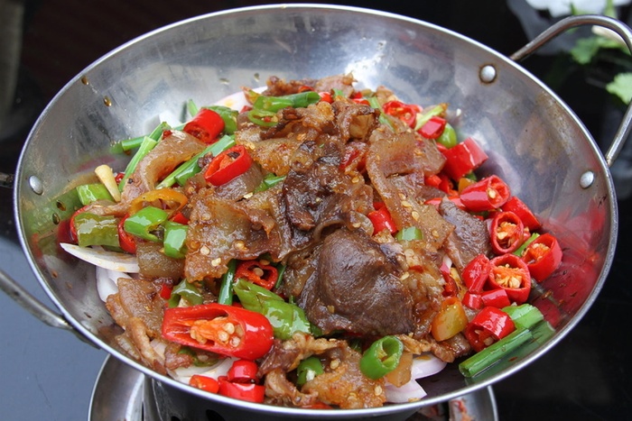 干锅美食焖锅湘菜麻辣香辣纸锅干锅带皮黄牛肉