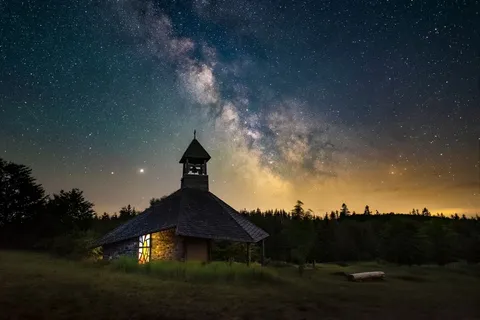 野外小屋星空图片 野外小屋星空图片