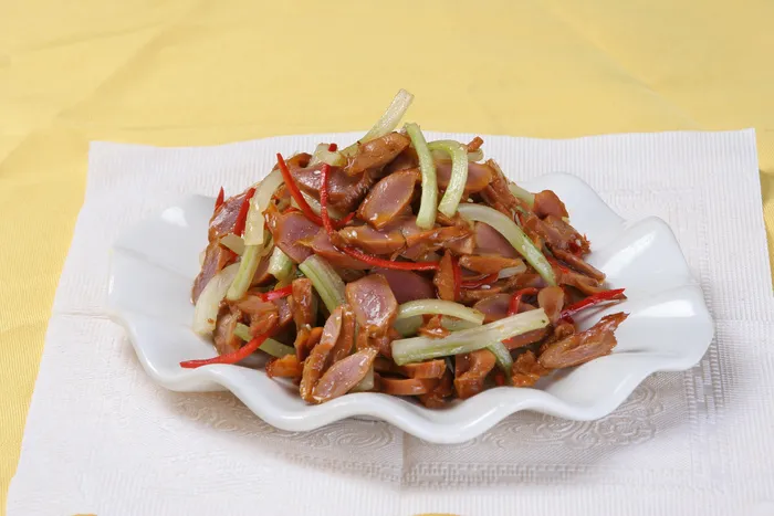 家芹拌鸡胗 15元 家芹拌鸡胗 15元