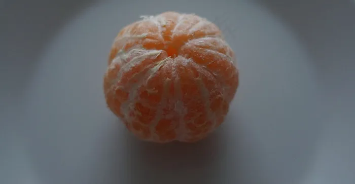 剥皮的橘子图片