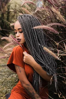 美女脏辨发型图片 美女脏辨发型图片