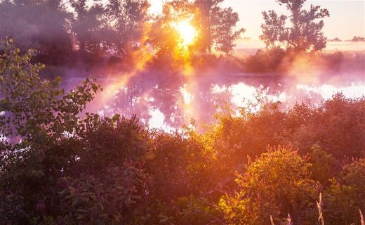 美丽的湖边景色高清大图
