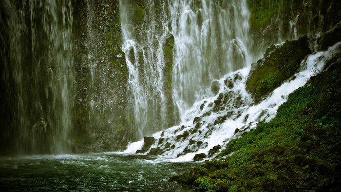 山中有水