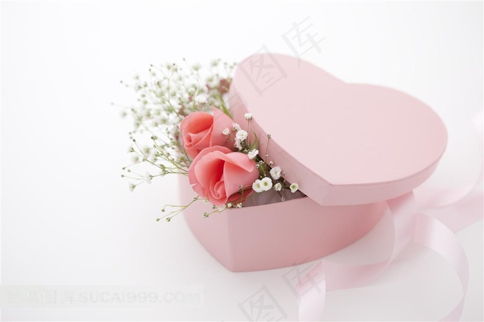 心形礼盒粉色玫瑰花情人节素材