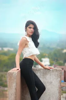 亚洲gogo*写真图片