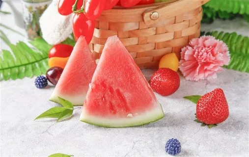 新鲜清爽西瓜图片