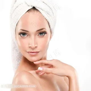 头裹着毛巾的模特美容图片