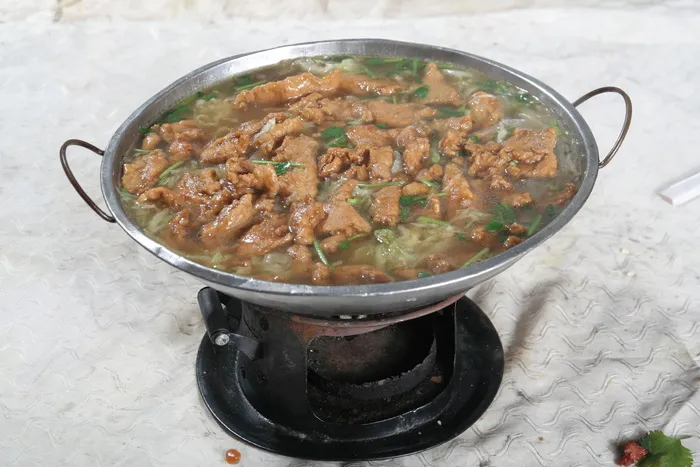 44酸菜嫩牛柳-人和盛