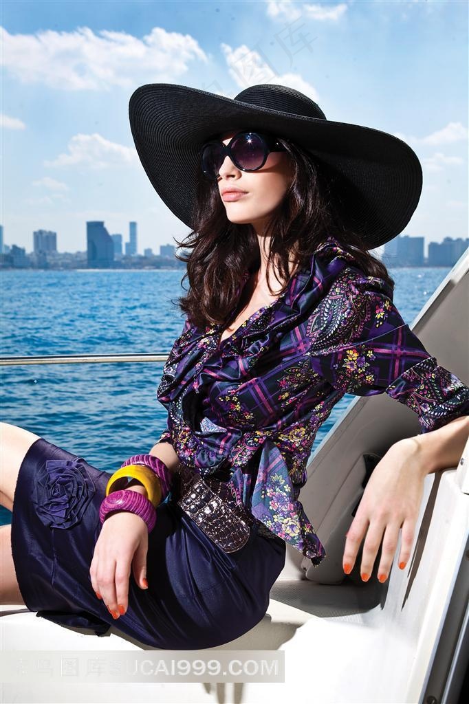 海上游艇上的欧美美女