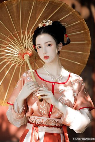 打雨伞的*古装美女写真图片