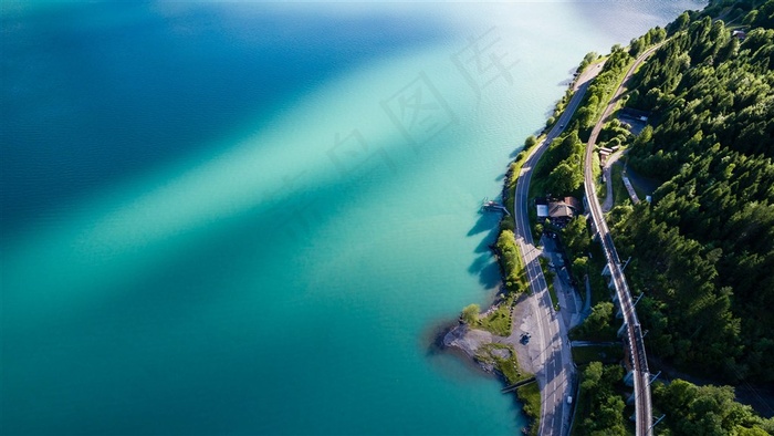 俯拍海岸线风景图片