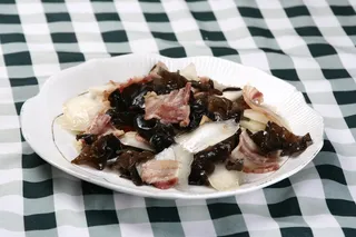 21 津白木耳爆腌肉--留学生餐厅