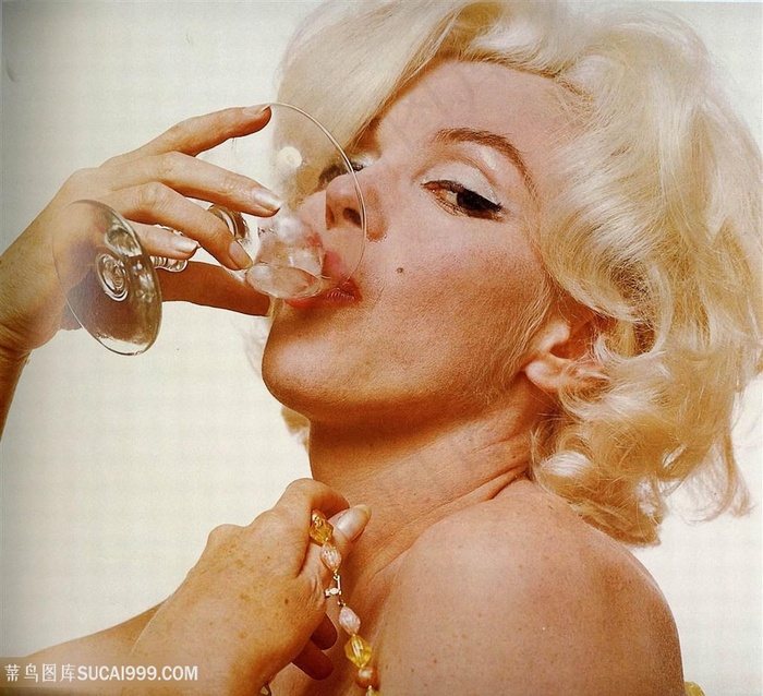 时尚玛丽莲梦露喝酒装饰画