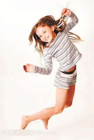 跃动系列 - 正在做出跳跃动作的女孩子