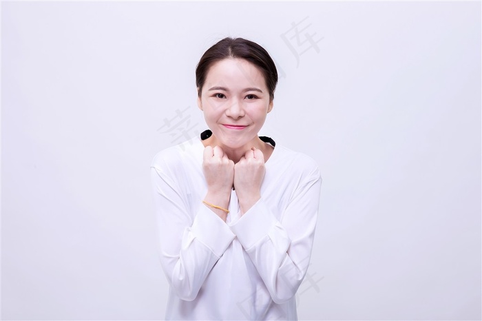 清新美女自信表情写真