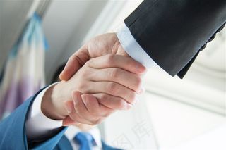 合作握手的图片