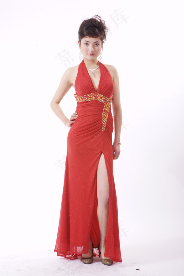 红色长款礼服
