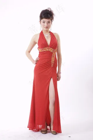 红色长款礼服