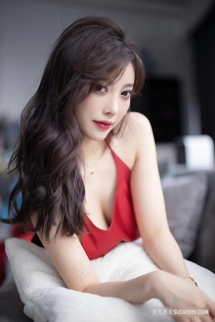 性感成熟御姐杨晨晨*黑丝美腿火辣红色睡衣美女写真图片