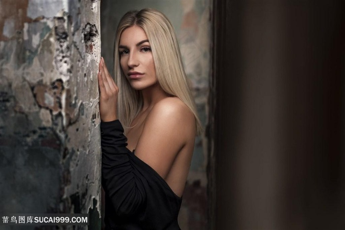 欧美露肩美女图片