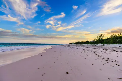 夏天夏日海滩沙滩阳光海浪 夏天夏日海滩沙滩阳光海浪