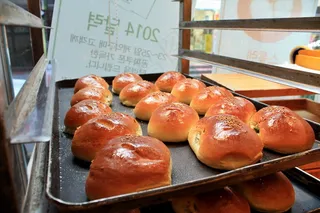 新烤的面包图片