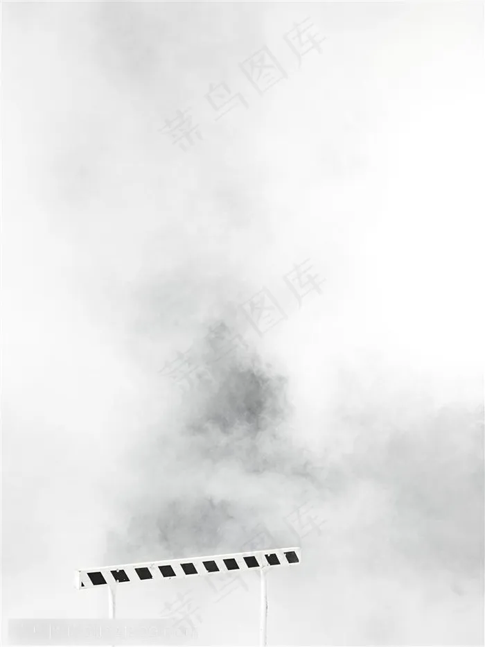 体育运动-跨栏上的烟雾