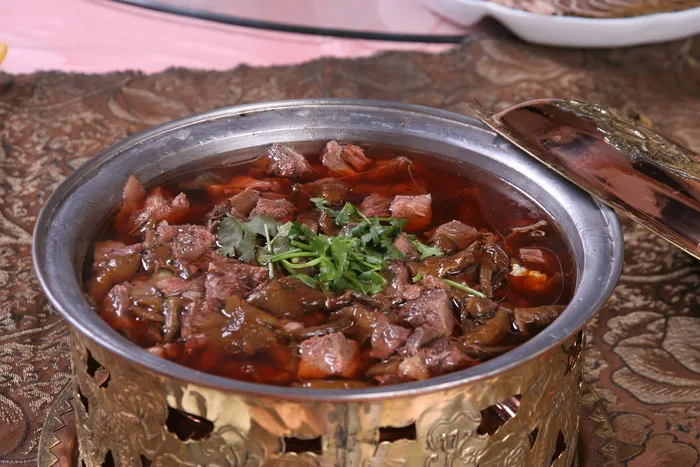 阿胶山蘑驴肉锅 (2)