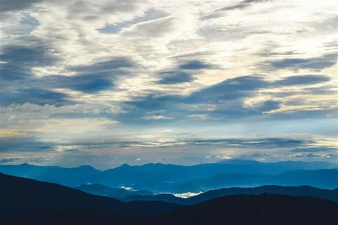 晴朗的天空高清大图 晴朗的天空高清大图