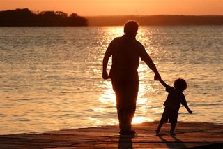 父子深情高清摄影