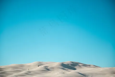 宽广荒凉沙漠风景图片 宽广荒凉沙漠风景图片