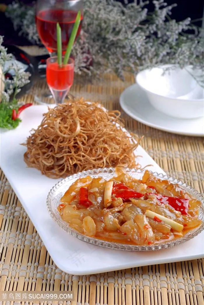 茶菇烩鹿筋中华美食摄影图