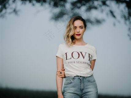 漂亮的女人高清图片