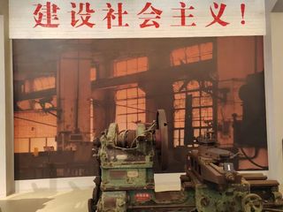 暗色激进风建军节号召片