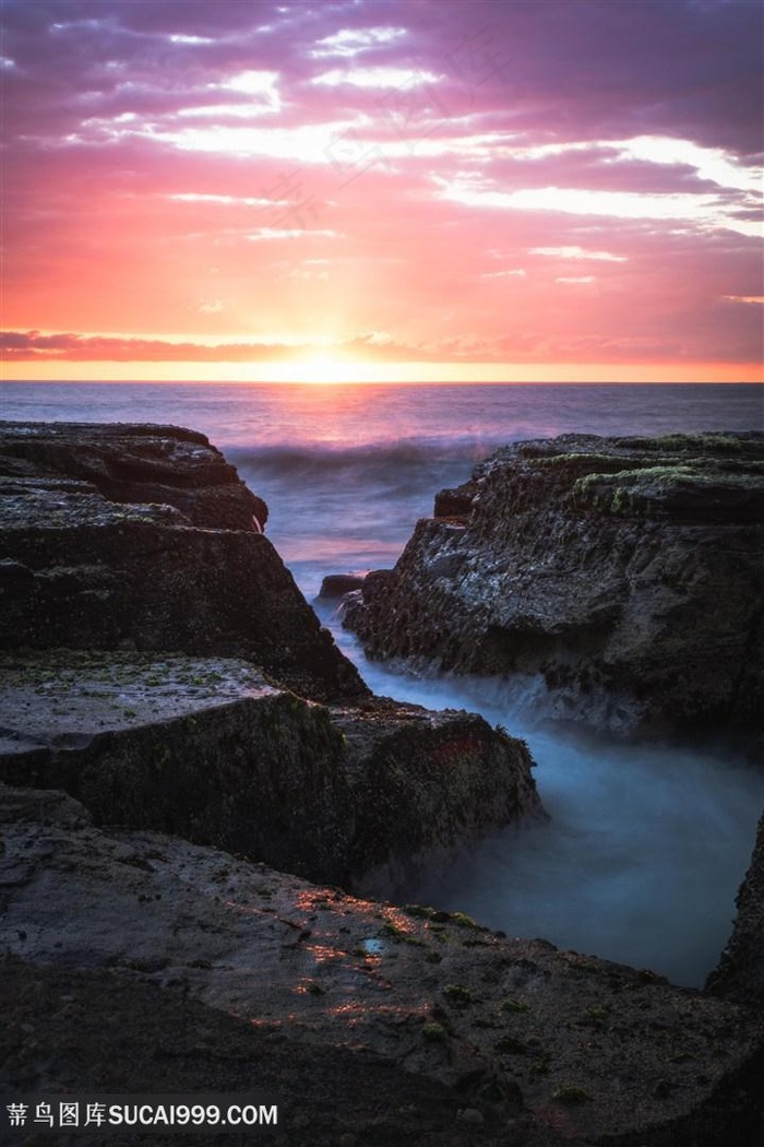 壮观的山河夕阳美景图