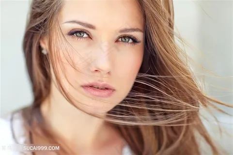 时尚美女户外写真高清图 时尚美女户外写真高清图