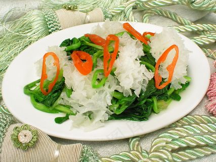 2069银耳拌菠菜
