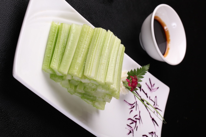沾汁西芹 (1)