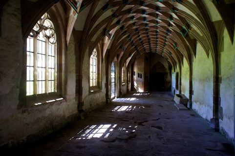 破旧的国外教堂