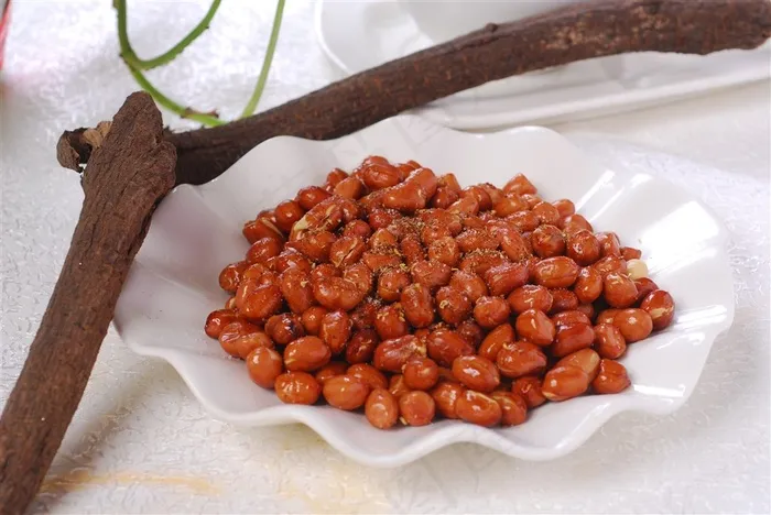 椒盐花生美食图片