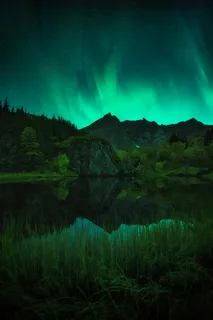 绿色极光壁纸图片