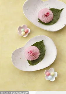 粉红色小点心和小糖果粒 粉红色小点心和小糖果粒