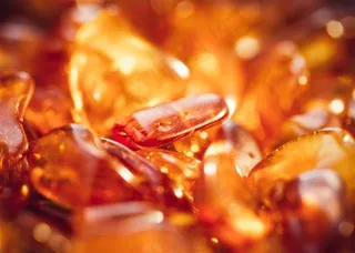 美丽的琥珀石图片